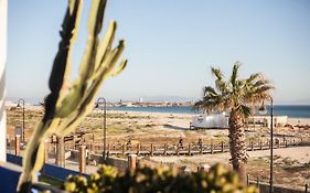 Tarifa Cozy House - Beach Front, Pool, Parking